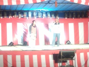 職員もカラオケで出演しました。